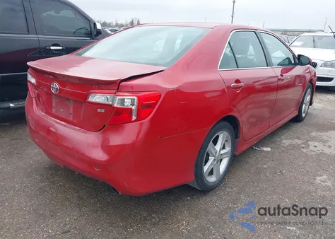 2014 Toyota Camry Se z USA, uszkodzony, nr VIN 4T1BF1FK9EU826010